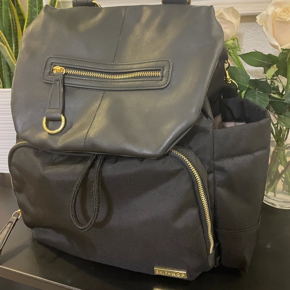 Skip Hop Chelsea Diaper Bag - Picture 1 of 4